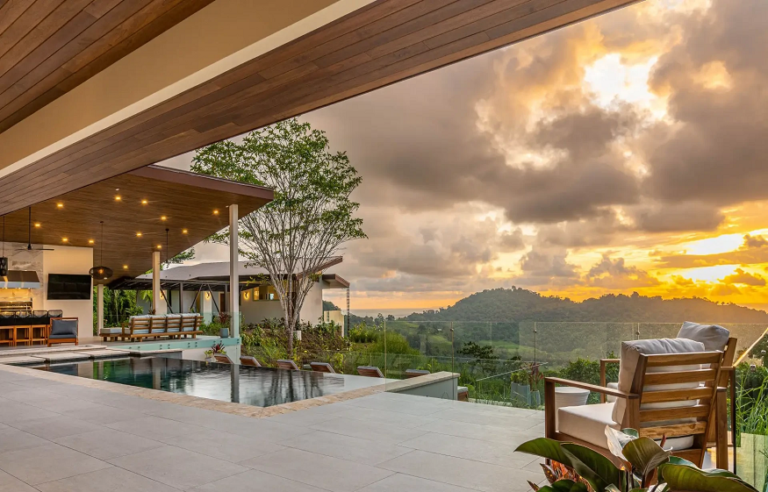 Booking a luxury villa in Costa Rica